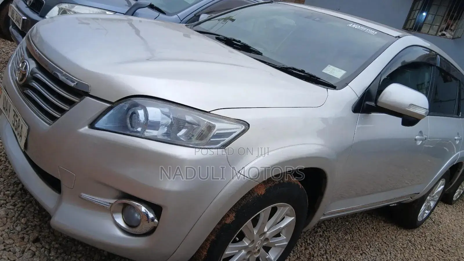 Toyota Vanguard 2010 Silver
