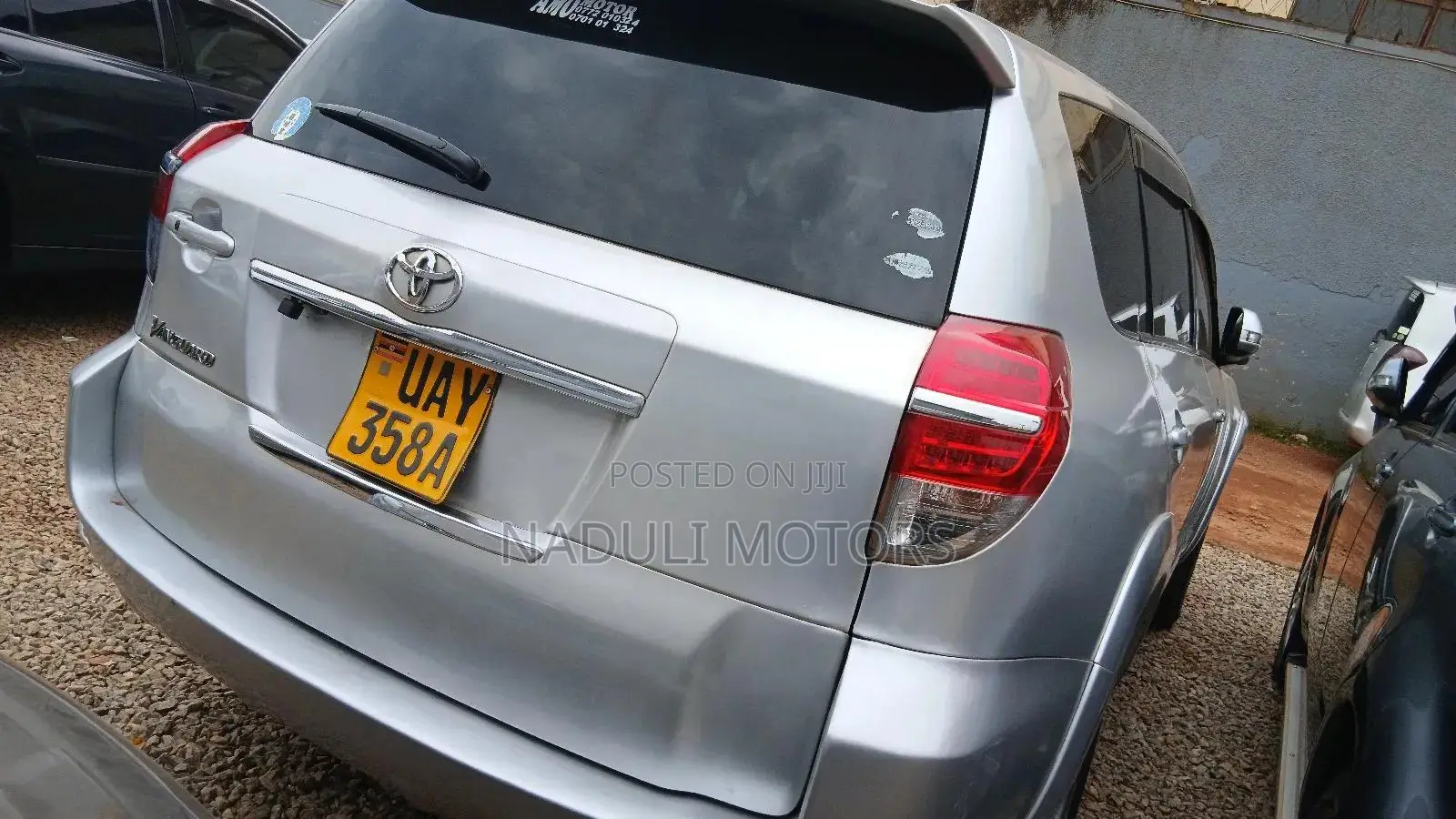 Toyota Vanguard 2010 Silver