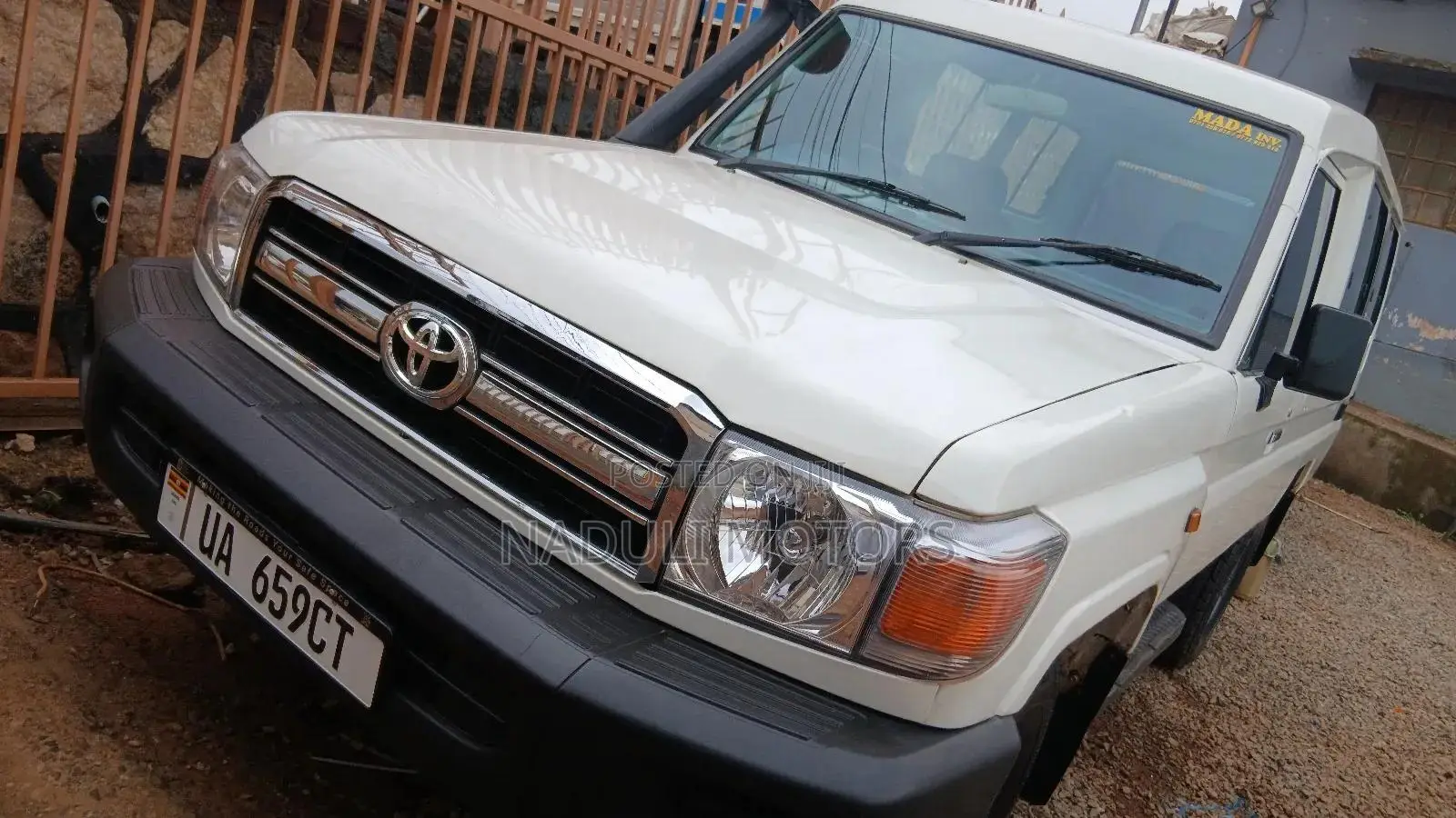 Toyota Land Cruiser 2007 White