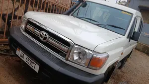 Toyota Land Cruiser 2007 White