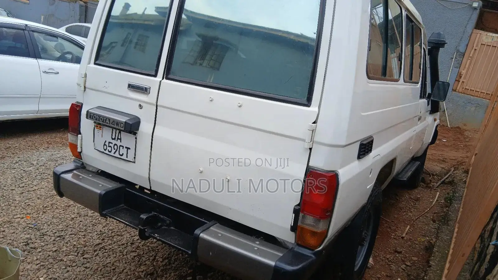 Toyota Land Cruiser 2007 White