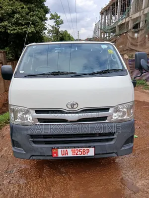Toyota HiAce 2012 White