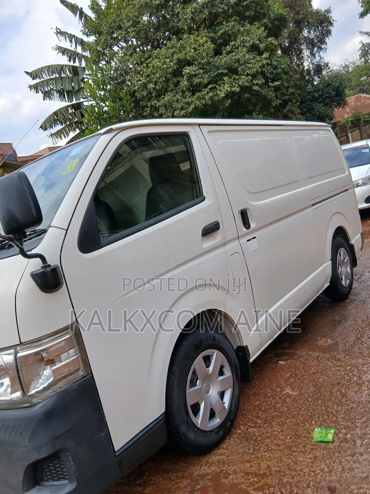 Toyota HiAce 2012 White