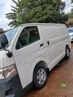 Toyota HiAce 2012 White