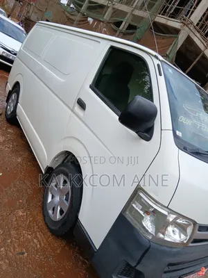 Toyota HiAce 2012 White
