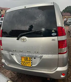 Toyota Noah 2007 Silver