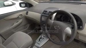 Toyota Axio 2010 Silver