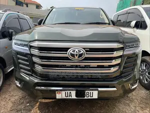Toyota Land Cruiser 4.5 V8 GX-R 2015 Green