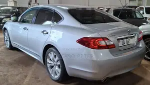 Nissan Fuga 2012 Silver