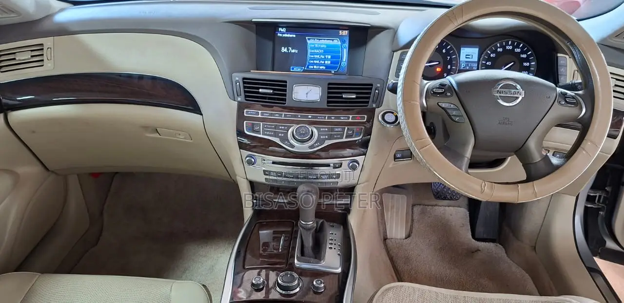 Nissan Fuga 2012 Silver