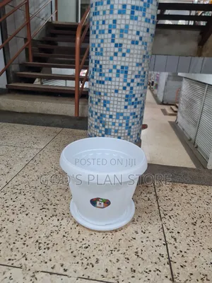 Rounded Plastic Flower Pots Rounded Plastic Flower Pots