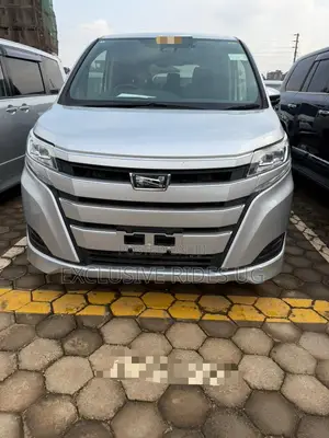 Toyota Noah 2.0 AWD (8 Seater) 2019 Silver