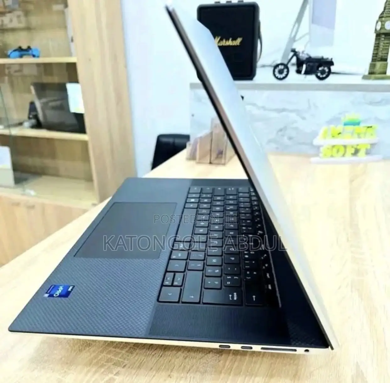 New Laptop Dell XPS 17 9720 32GB Intel Core i9 SSD 1T