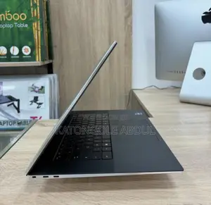 New Laptop Dell XPS 17 9720 32GB Intel Core i9 SSD 1T