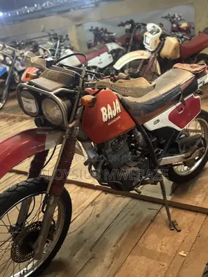 Honda 2005 Red