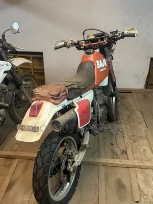 Honda 2005 Red