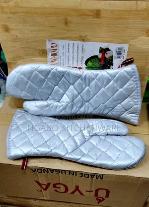 Oven Mitts and Pot Holder