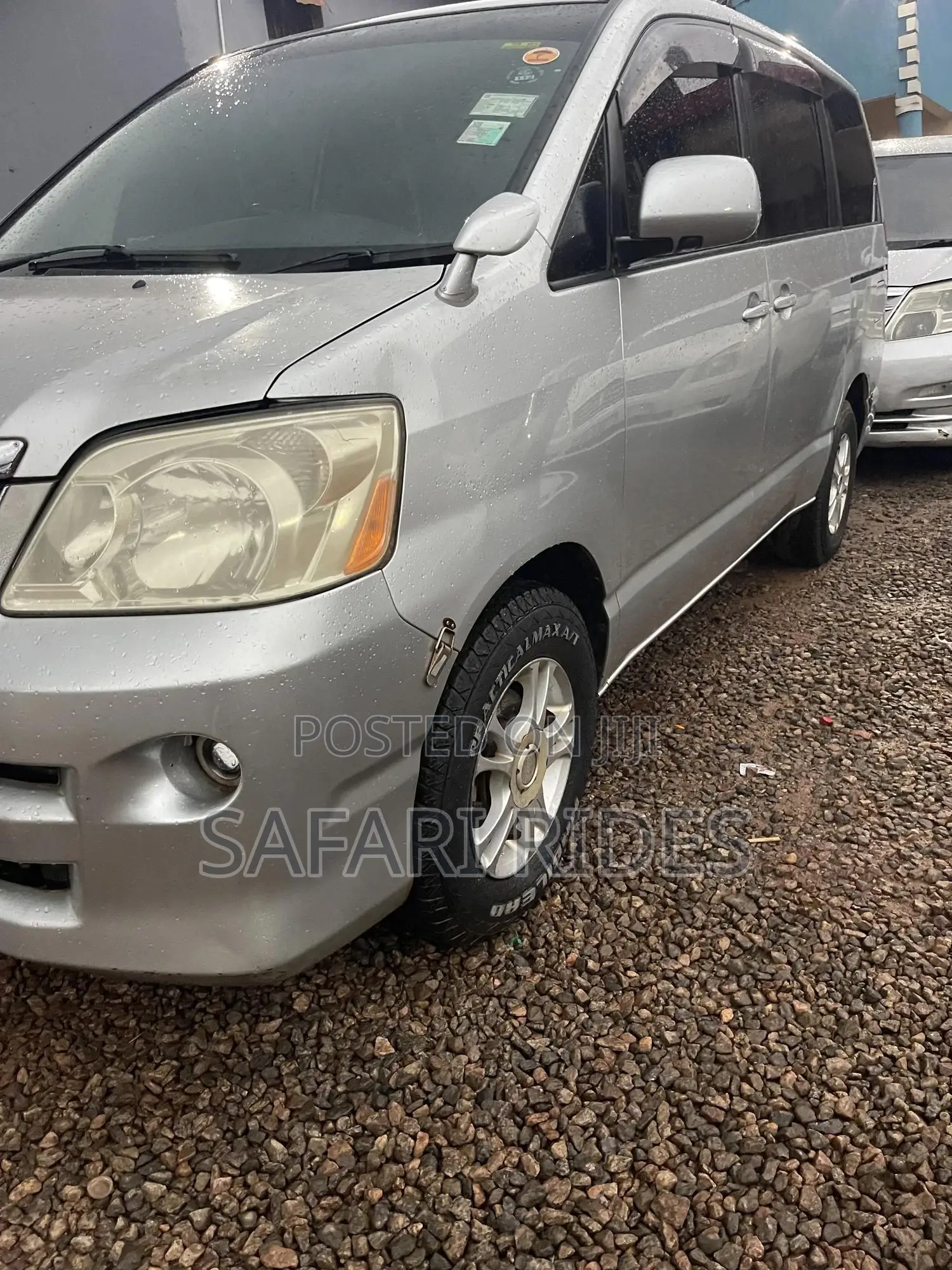 Toyota Noah 2007 Silver