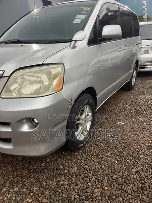 Toyota Noah 2007 Silver