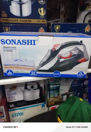 Sonash Steam Iron. Steam Iron Sonash Brand
