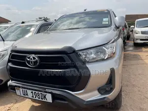 Toyota Hilux 2020 Silver