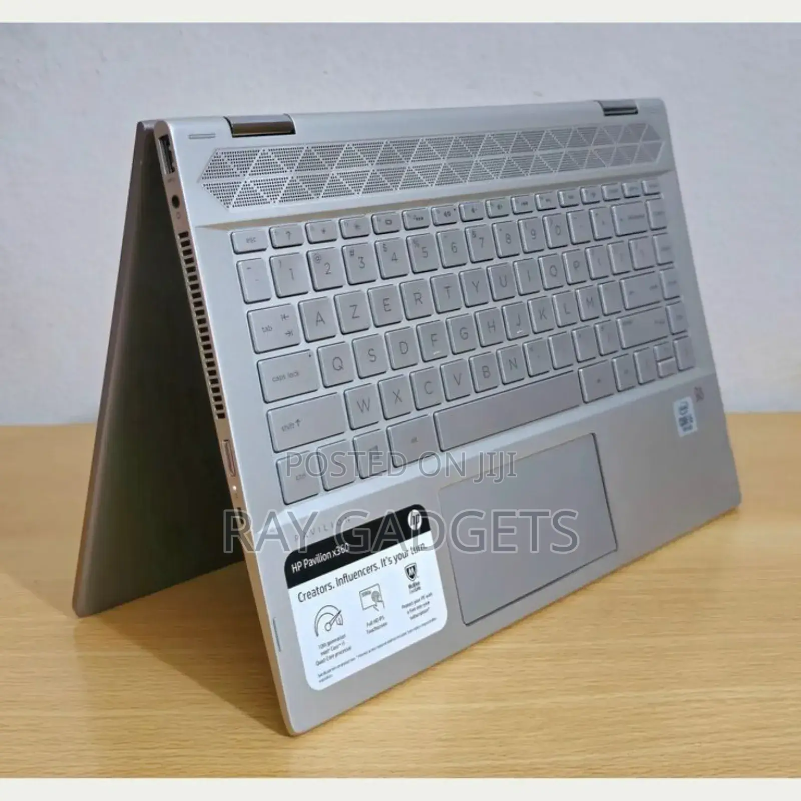 New Laptop HP Pavilion 14-ce3064st 8GB Intel Core i7 SSD 256GB