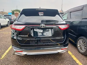 Toyota Harrier 2.0 2017 Black