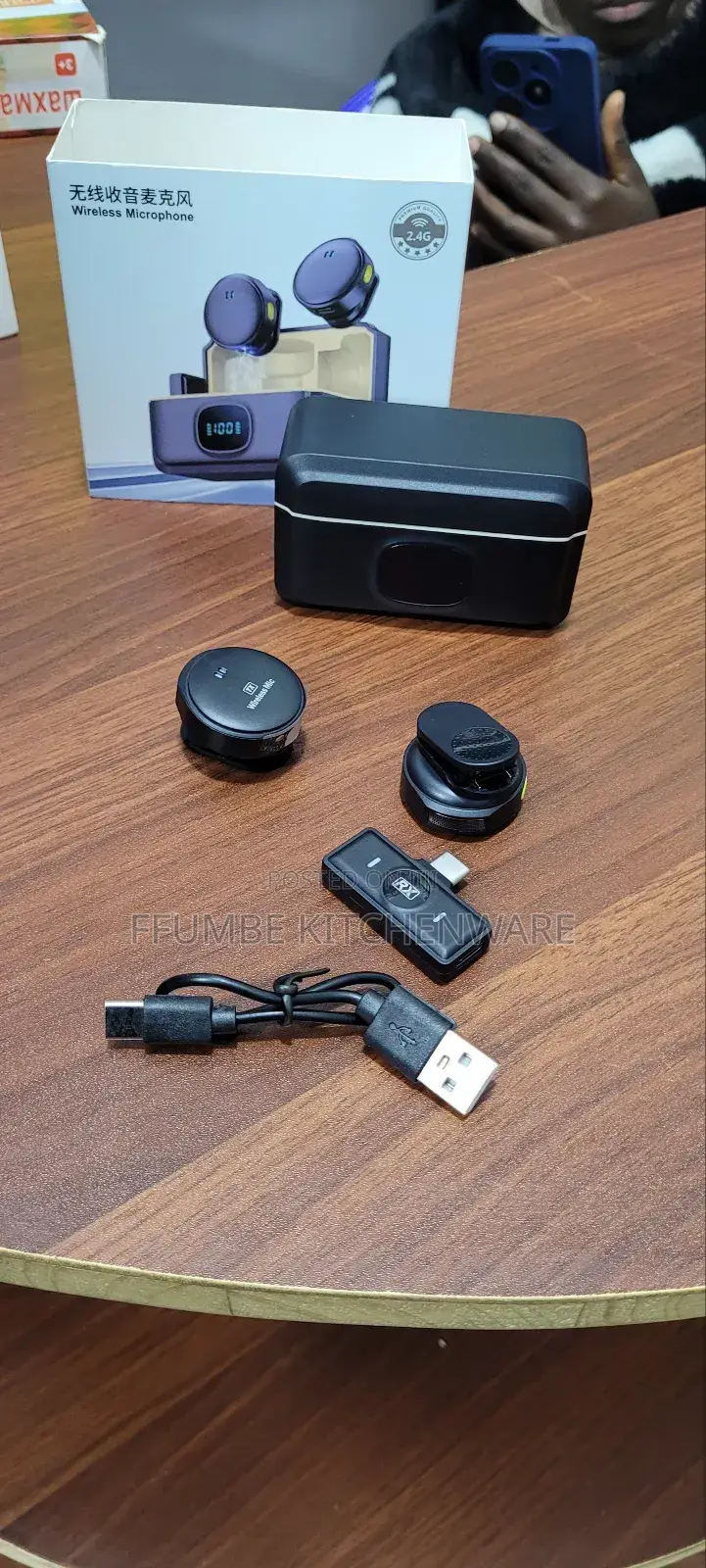 Wireless Microphone Q8
