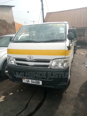 Toyota HiAce 2012 White