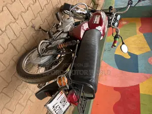 Bajaj Boxer 100 2025 Red