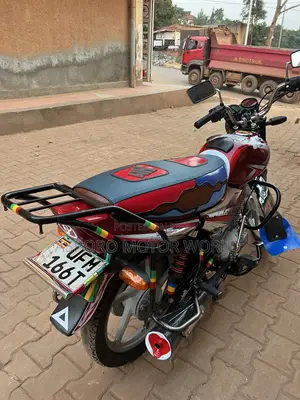 Bajaj CT 125X 2023 Red