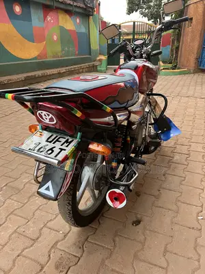 Bajaj CT 125X 2023 Red