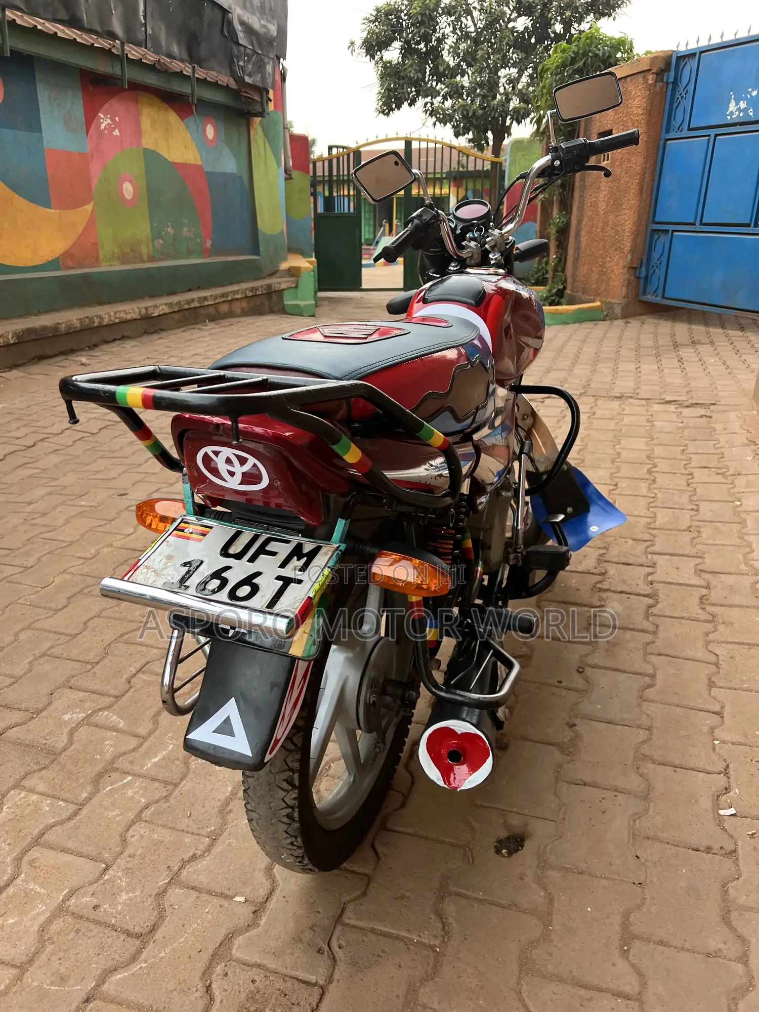 Bajaj CT 125X 2023 Red