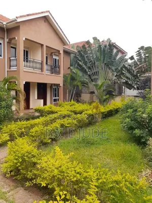 4bdrm Villa in Muyenga, Central Division for sale