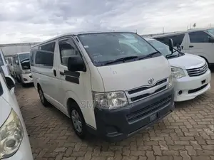 Toyota HiAce 2013 White