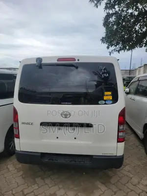 Toyota HiAce 2013 White