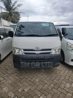 Toyota HiAce 2013 White