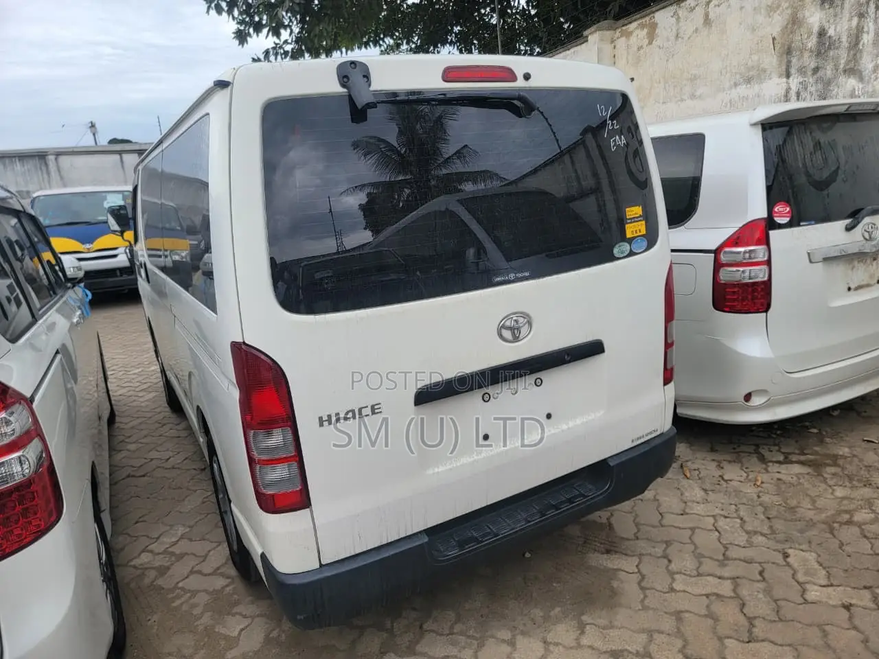 Toyota HiAce 2013 White