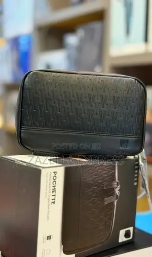 Levelo Pochette Pouch / Patterned Leather Organizer