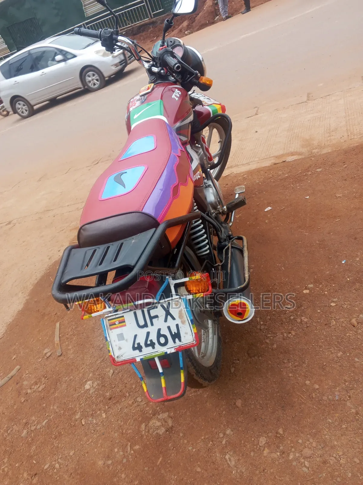 TVS HLX 125 2023 Red