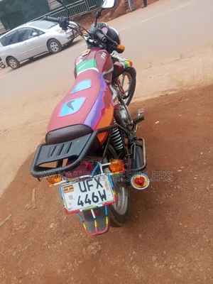 TVS HLX 125 2023 Red