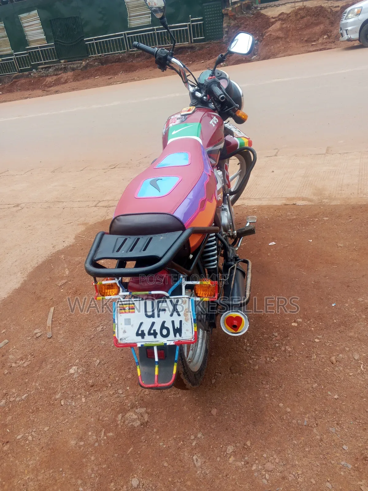 TVS HLX 125 2023 Red