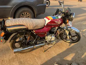 Bajaj Boxer 100 2022 Red