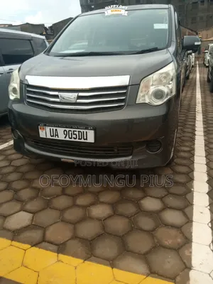 Toyota Noah 2011 Gray