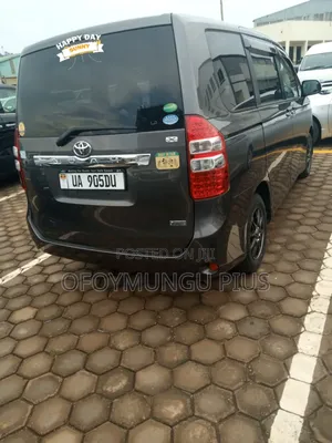 Toyota Noah 2011 Gray
