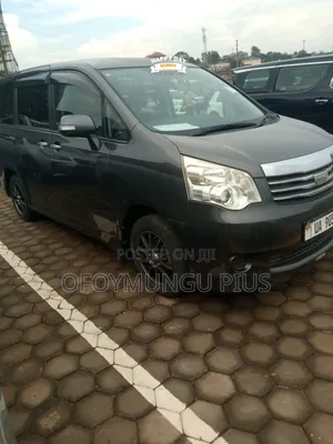 Toyota Noah 2011 Gray
