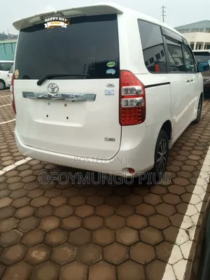 Toyota Noah 2012 White