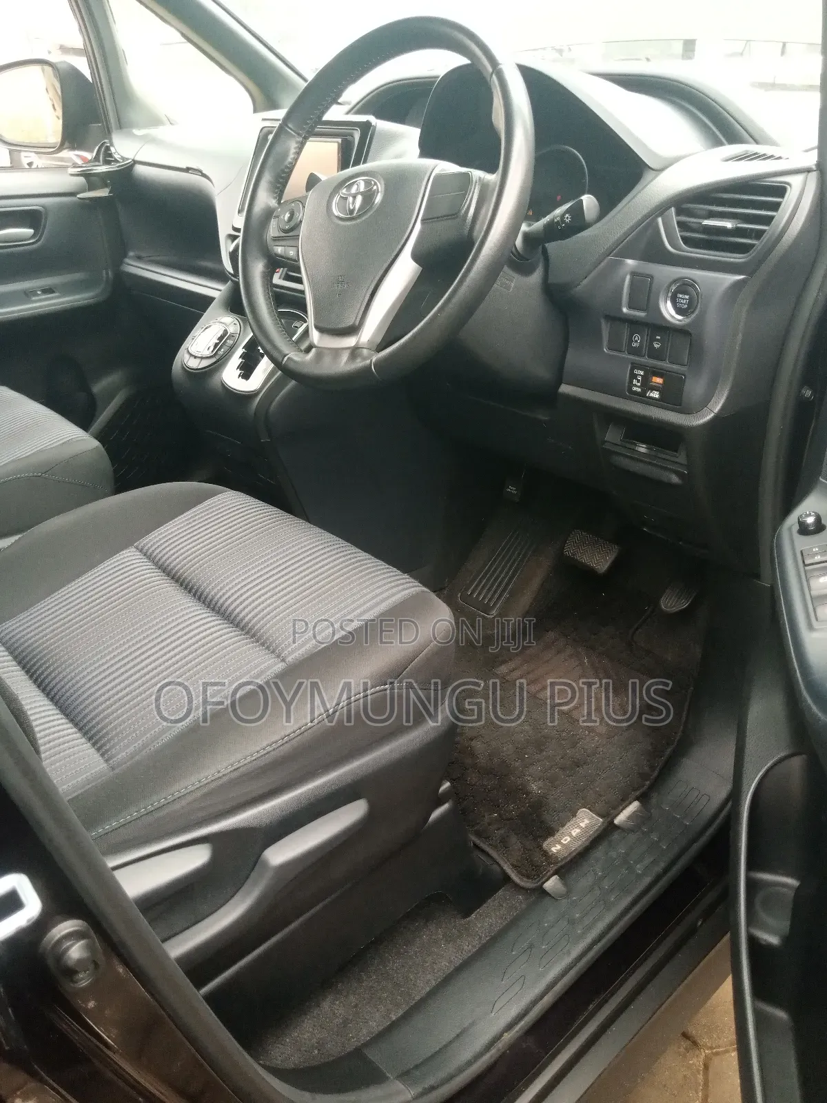 Toyota Noah 2014 Black