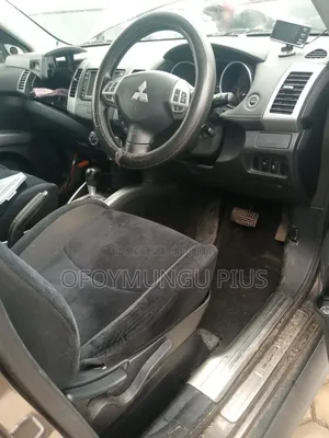 Mitsubishi Outlander 2011 Brown
