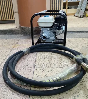 Petrol Concrete Vibrator and 38,Mm Poker